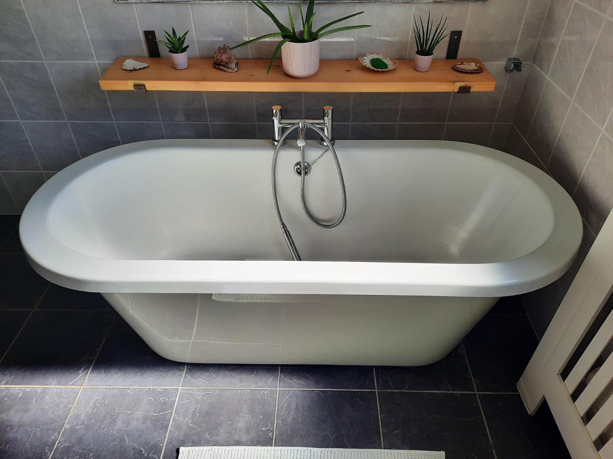 Super King Bedroom With Large Ensuite Hove